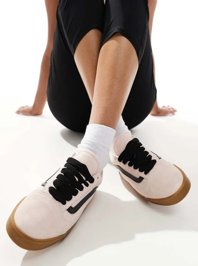 Vans Old Skool Lowpro sneakers with rubber sole in light pink - Image 3