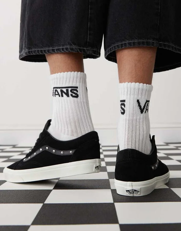 Vans Old Skool sneakers in black with spike detail - Image 2
