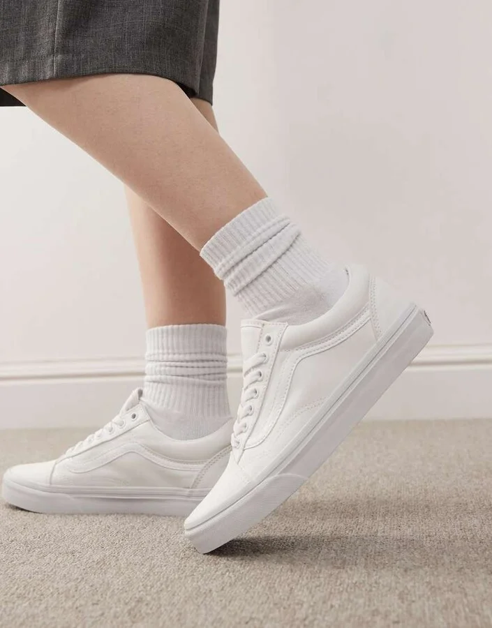 Vans Old Skool sneakers in white