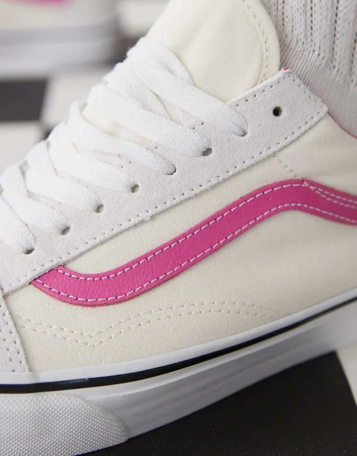 Vans Old Skool sneakers in white with pink detail - Image 3