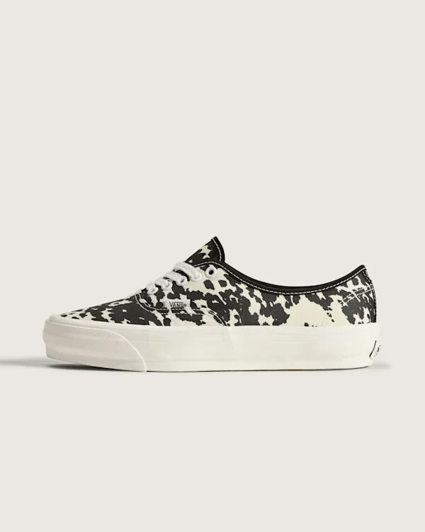Cow Black / White