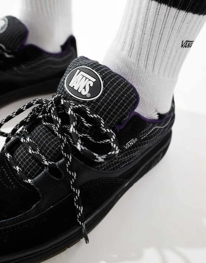 Vans Speed sneakers with purple details in black - Image 3