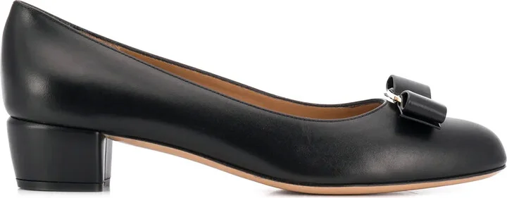 Vara bow pumps