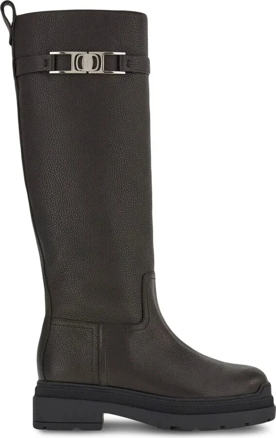 Vara-chain detail boots