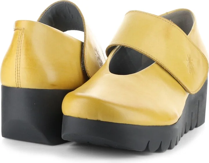 Vari Mary Jane Platform Wedge Pump - Image 10