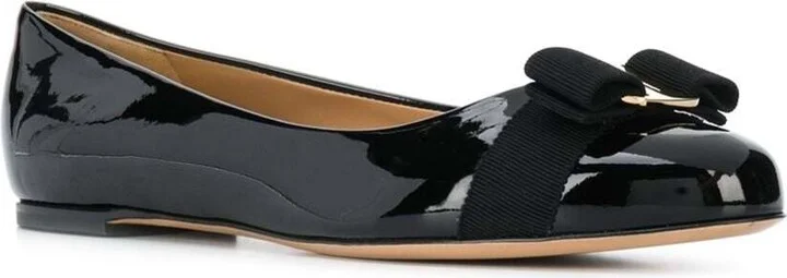 'varina' Black Ballet Shoes With Engraved Logo On The Bow In Patent Leather Woman - Image 2
