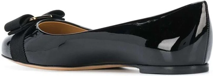 'varina' Black Ballet Shoes With Engraved Logo On The Bow In Patent Leather Woman - Image 3