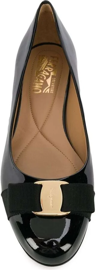 'varina' Black Ballet Shoes With Engraved Logo On The Bow In Patent Leather Woman - Image 4