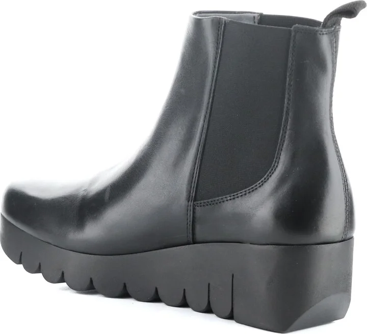 Vaze Chelsea Boot - Image 2