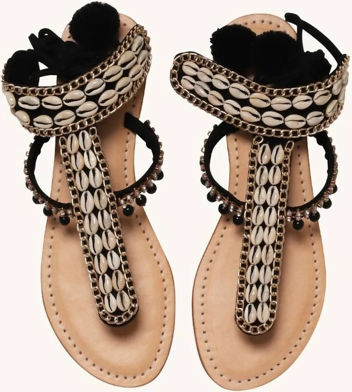 Vechiano Flat Sandals In White