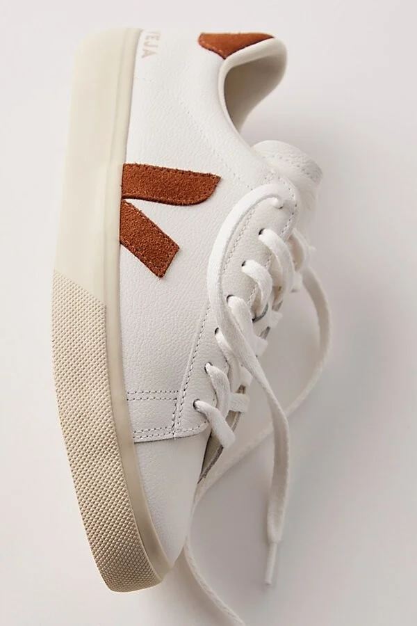 White/cognac