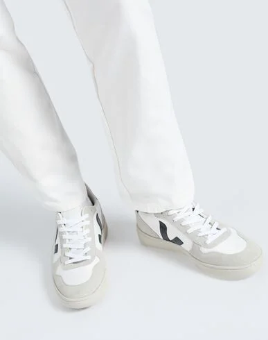 Veja Man Sneakers - Image 2