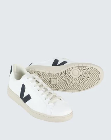 Veja Man Sneakers - Image 2
