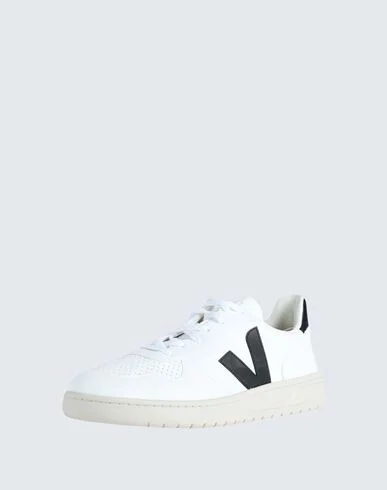 Veja Man Sneakers - Image 2