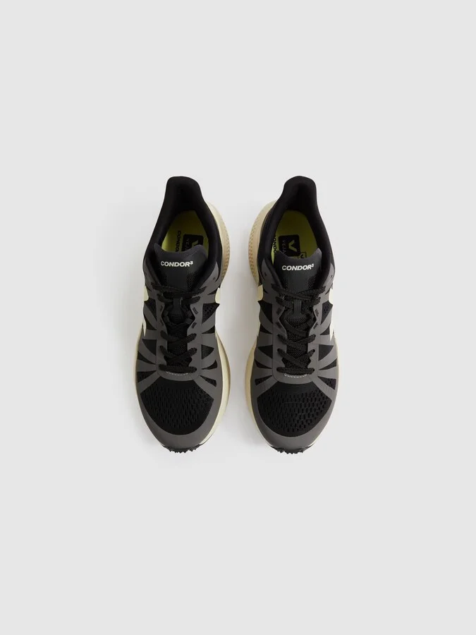 Veja Mesh Running Trainers - Image 2