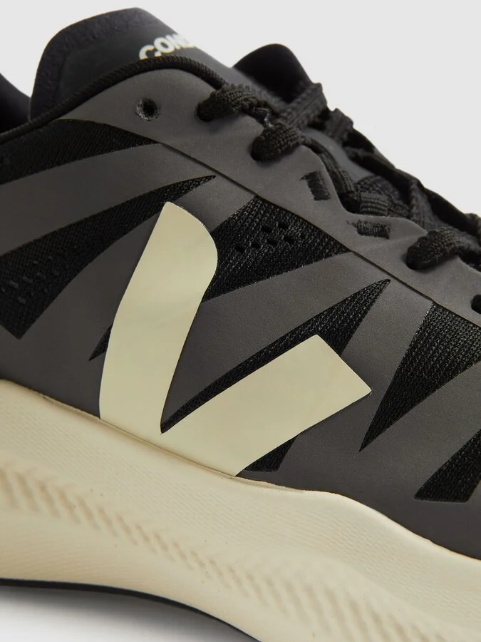 Veja Mesh Running Trainers - Image 4