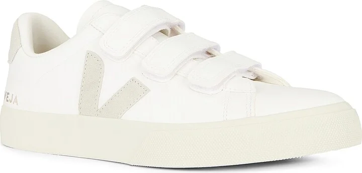 Veja Recife Logo in White - Image 2