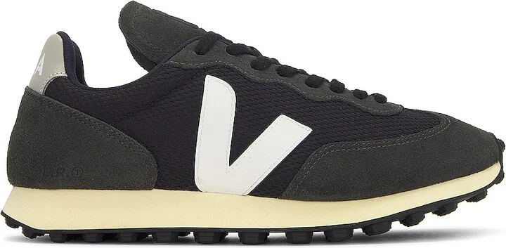Veja Rio Bronco in Grey