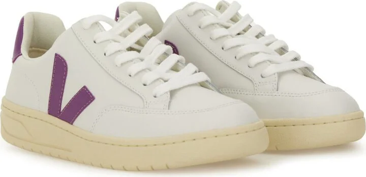 Veja Sneaker "V-12" - Image 2