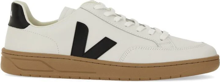 Veja Sneaker "V-12"