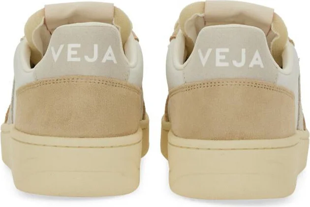 Veja Sneaker "V-82" - Image 6