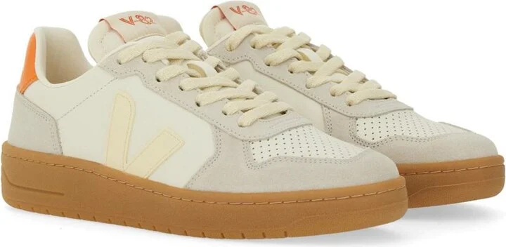 Veja Sneaker "V-82" Unisex - Image 2