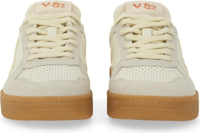 Veja Sneaker "V-82" Unisex - Image 4