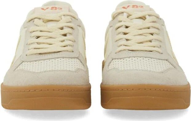 Veja Sneaker "V-82" Unisex - Image 5