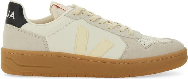 Veja Sneaker "V-82" Unisex