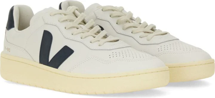 Veja Sneaker V-90 - Image 2