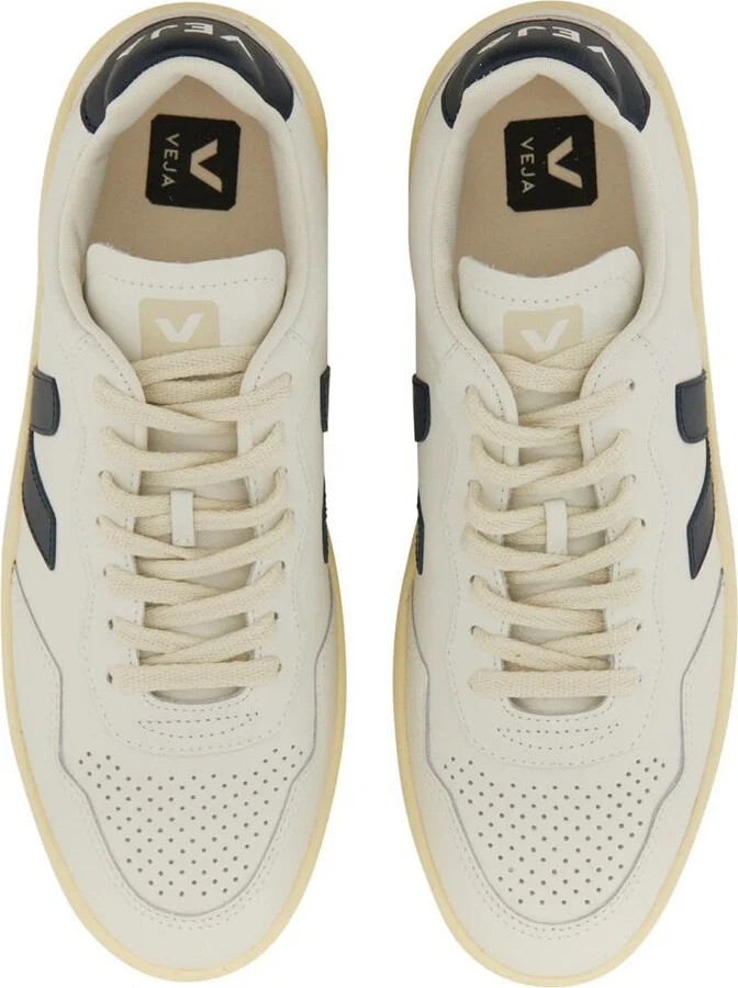 Veja Sneaker V-90 - Image 7