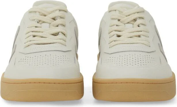 Veja Sneaker "V-90" - Image 5
