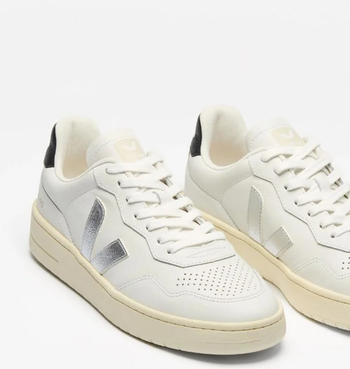 Veja Sneakers 2 - Image 4