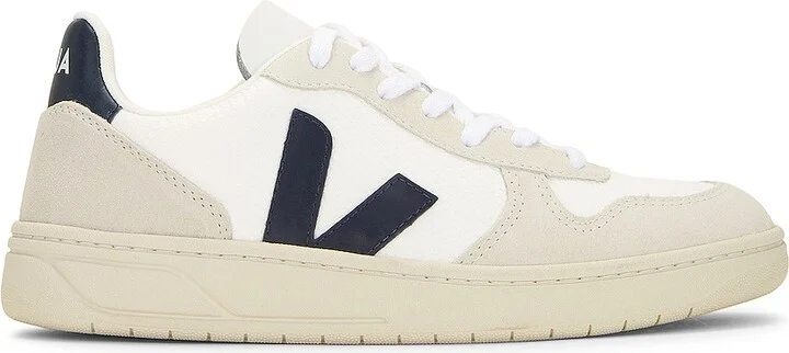 Veja V-10 B-Mesh in White