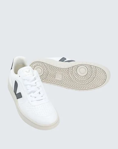 Veja V-10 Woman Sneakers - Image 2