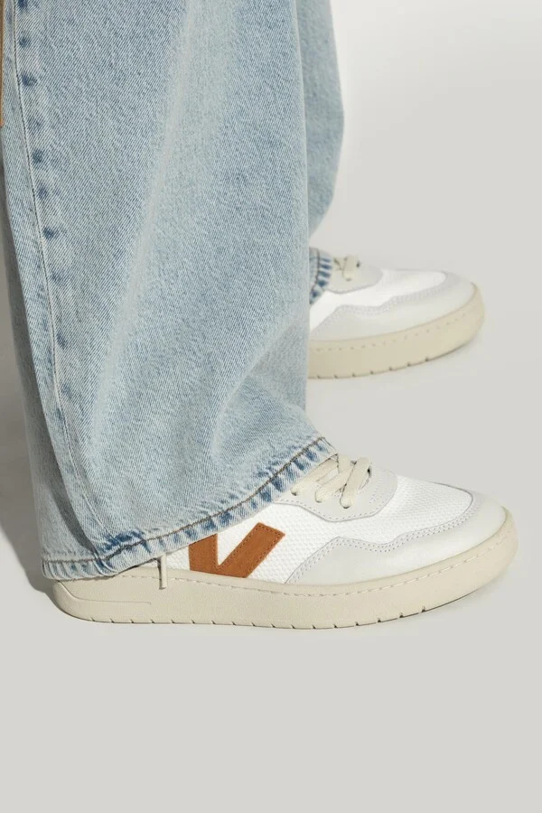 Veja 'v-90 B-mesh' Sneakers - Image 2