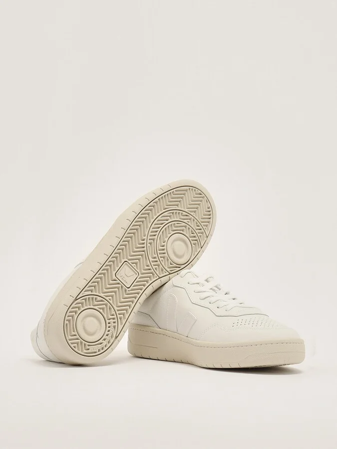 Veja V-90 Sneaker - Image 4