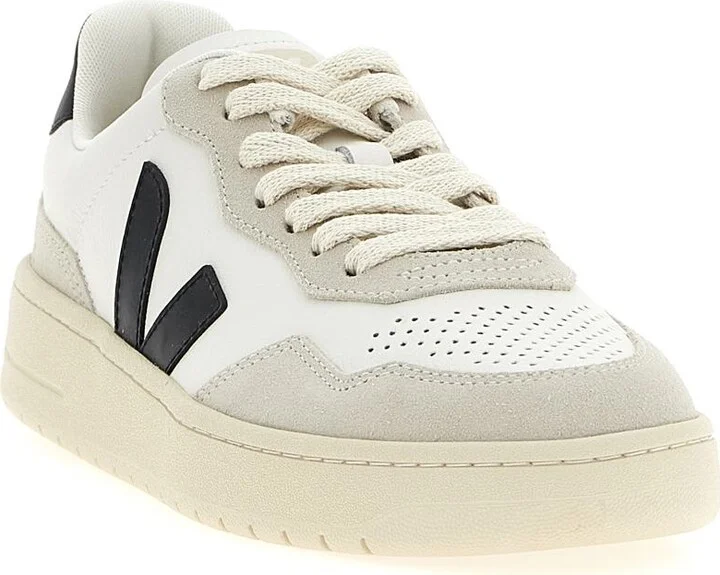 Veja 'V-90' Sneakers - Image 2