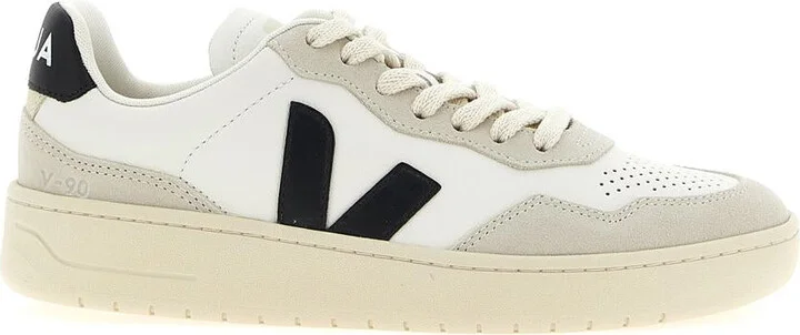 Veja 'V-90' Sneakers