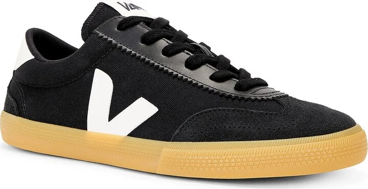 Veja Volley in Black - Image 2