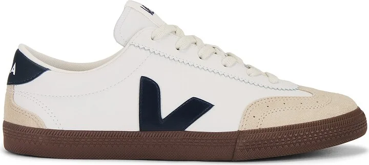White  Nautico  & Bark