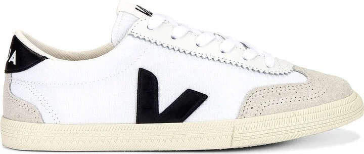 Veja Volley in White