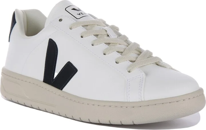 VEJA Women's Urca Sneaker