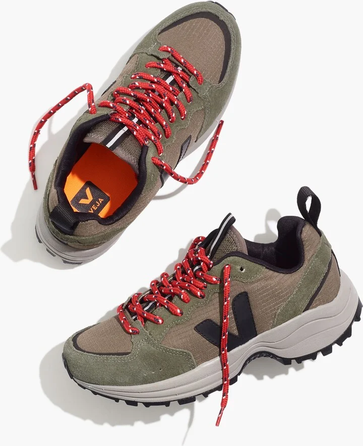 KAKI BLACK