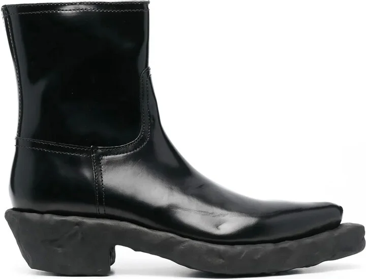 Venga Western-style boots