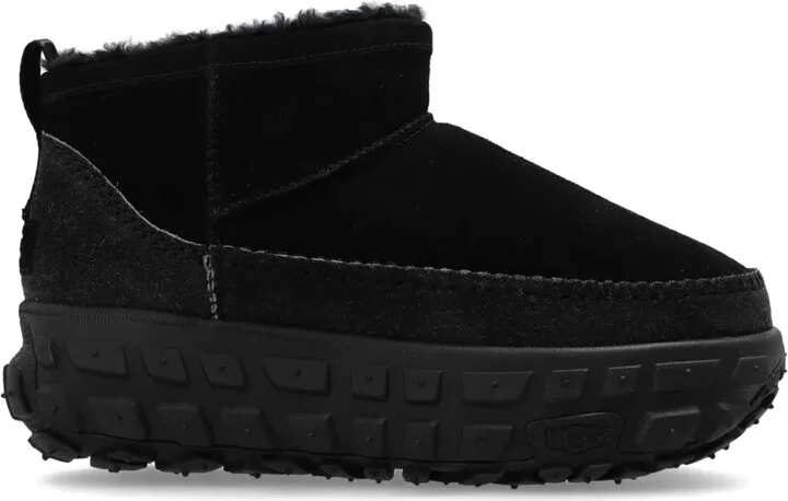 Venture Daze Ultra Mini Cozy boots