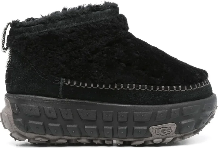 Venture Daze Ultra Mini Cozy boots