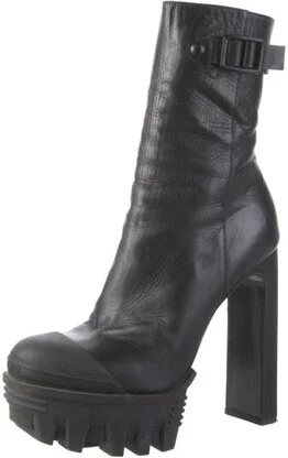 Versace - Image 2