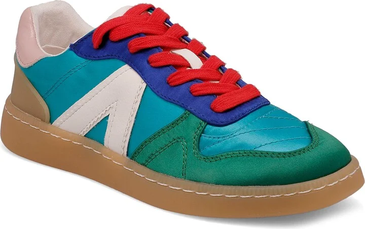 Vesta Low Top Sneaker