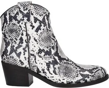 Via Roma 15 Woman Ankle boots